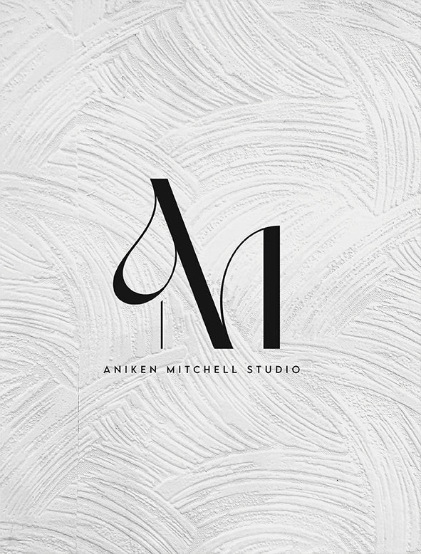 <strong>Modern Brand Identity</strong>